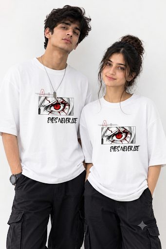 Eyes Never Lie Graphic Oversized Tee